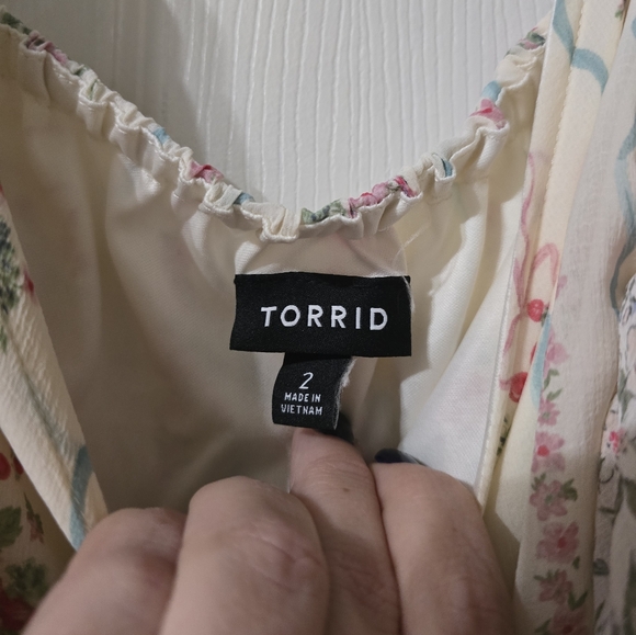 Torrid Ruffle Cinched Floral & Bow Print Cutesy Coquette Blouse, Size 2X, EUC! - Picture 15 of 16